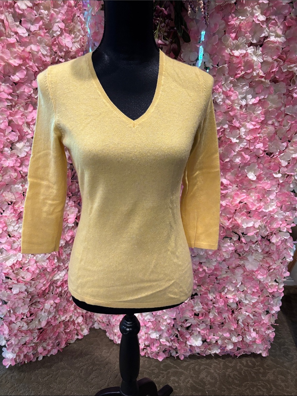 Ann Taylor cashmere  V-neck sweater